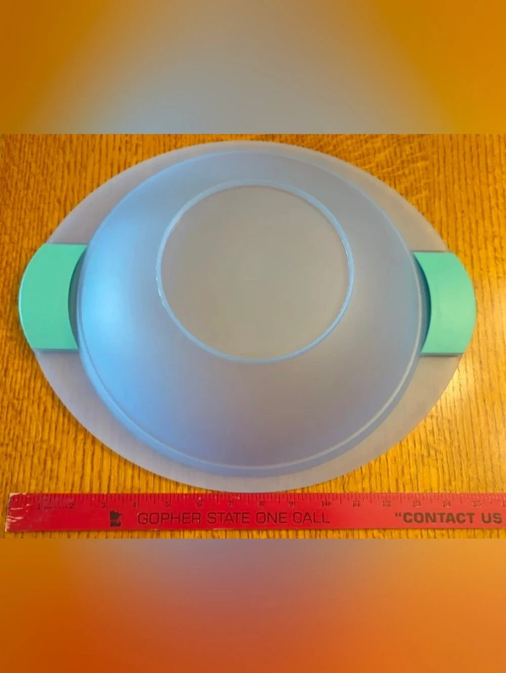 Tupperware Impressions Blue Serving Salad/Centerpiece Bowl  2.8 Liter